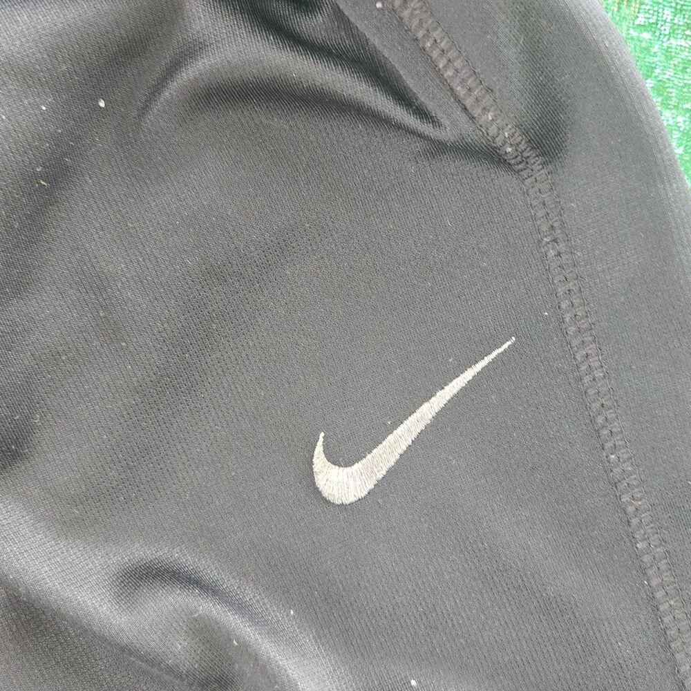 Nike - Picture 7 of 9